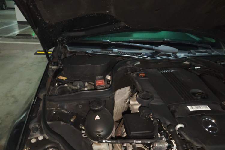 Used Mercedes-Benz C-Class 2013 C 180 Classic Grand Edition Engine Bay Right