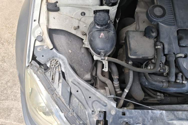 Used Mercedes-Benz C-Class 2013 C 180 CGI Classic Engine Bay Right