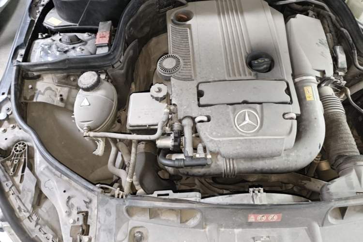 Used Mercedes-Benz C-Class 2013 C 260 Fashion Edition Grand Edition Engine Bay Right