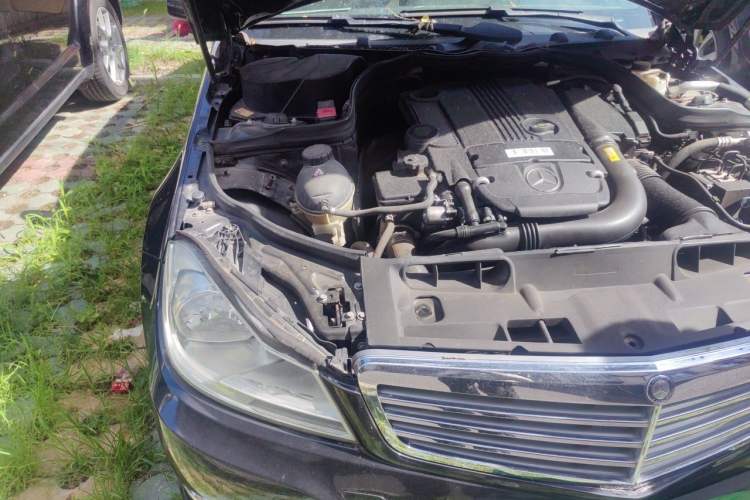 Used Mercedes-Benz C-Class 2013 C 180 CGI Classic Engine Bay Right