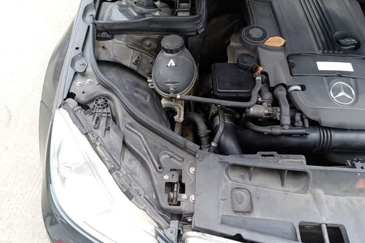 Used Mercedes-Benz C-Class 2013 C 260 CGI Elegant Model Engine Bay Right