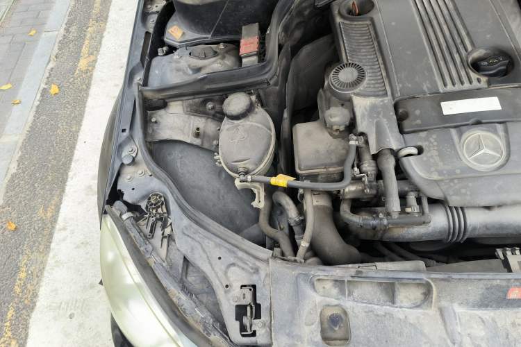 Used Mercedes-Benz C-Class 2013 C 180 CGI Classic Engine Bay Right