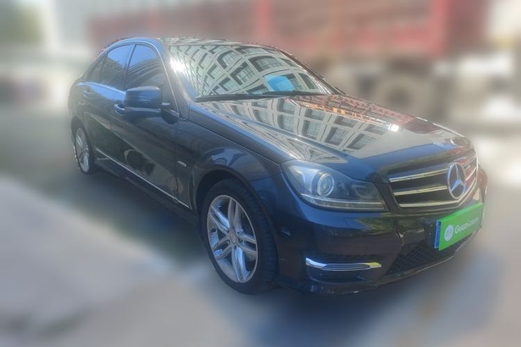 Used Mercedes-Benz C-Class 2013 C 260 Fashion Edition Grand Edition Front Right 45 Deg