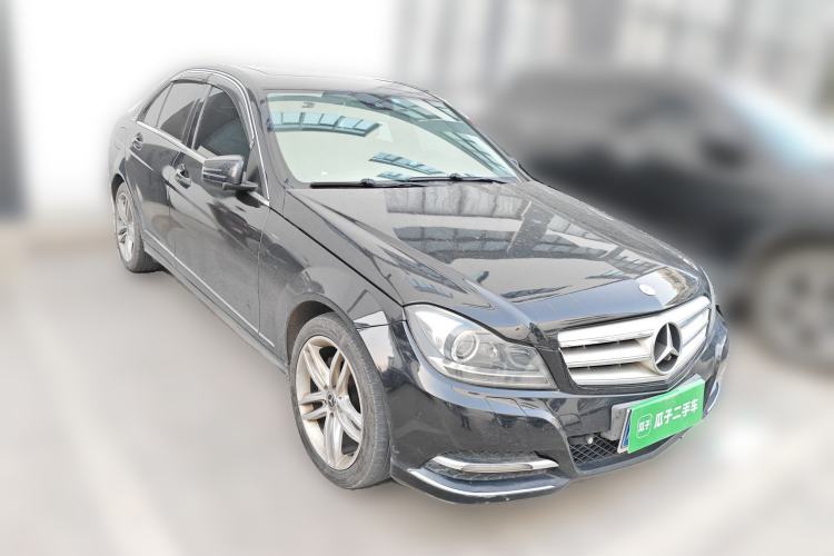 Used Mercedes-Benz C-Class 2013 C 260 CGI Fashion Model Front Right 45 Deg