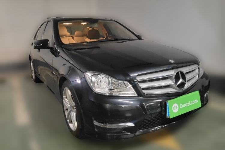 Used Mercedes-Benz C-Class 2013 C 180 Classic Grand Edition Front Right 45 Deg