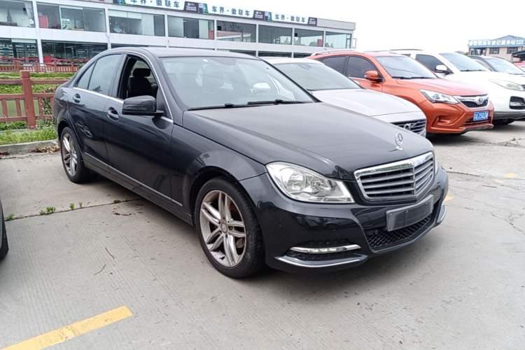 Used Mercedes-Benz C-Class 2013 C 260 CGI Elegant Model Front Right 45 Deg