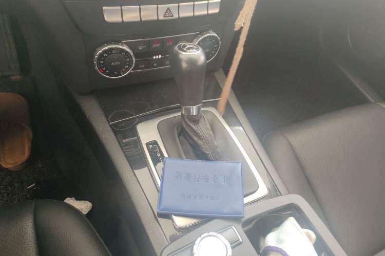 Used Mercedes-Benz C-Class 2013 C 180 Classic Grand Edition Gear Lever