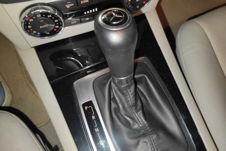 Used Mercedes-Benz C-Class 2013 C 180 Classic Grand Edition Gear Lever