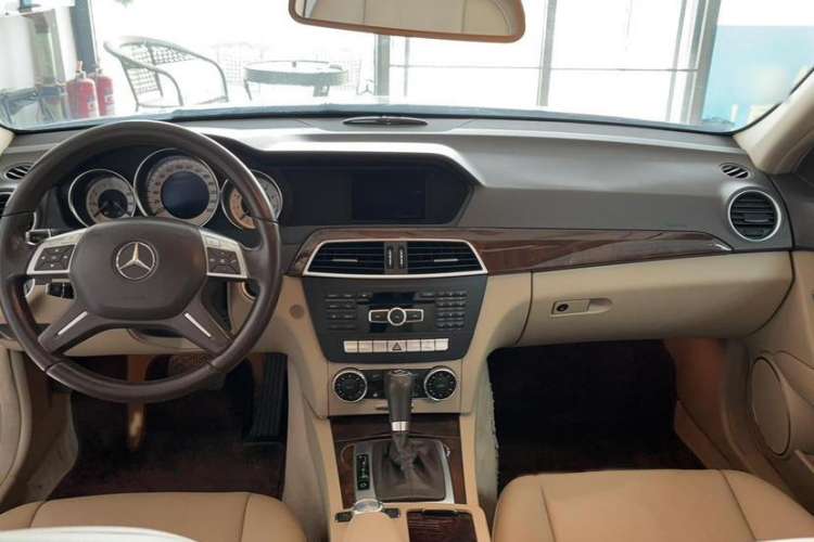 Used Mercedes-Benz C-Class 2013 C 260 CGI Elegant Model Interior 2