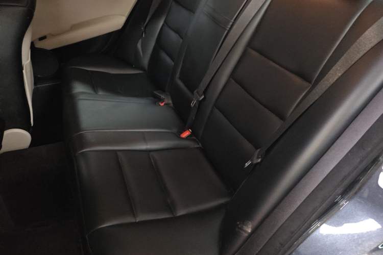Used Mercedes-Benz C-Class 2013 C 260 Fashion Edition Grand Edition Left Rear Seat