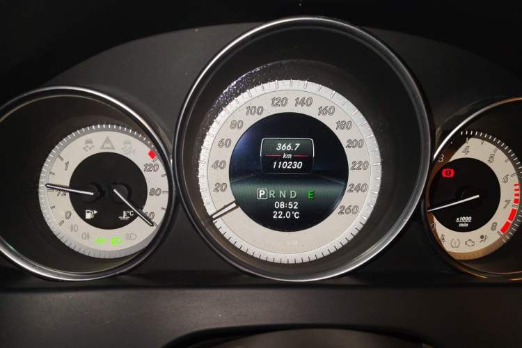Used Mercedes-Benz C-Class 2013 C 260 Elegant Grand Edition Odometer Close Up