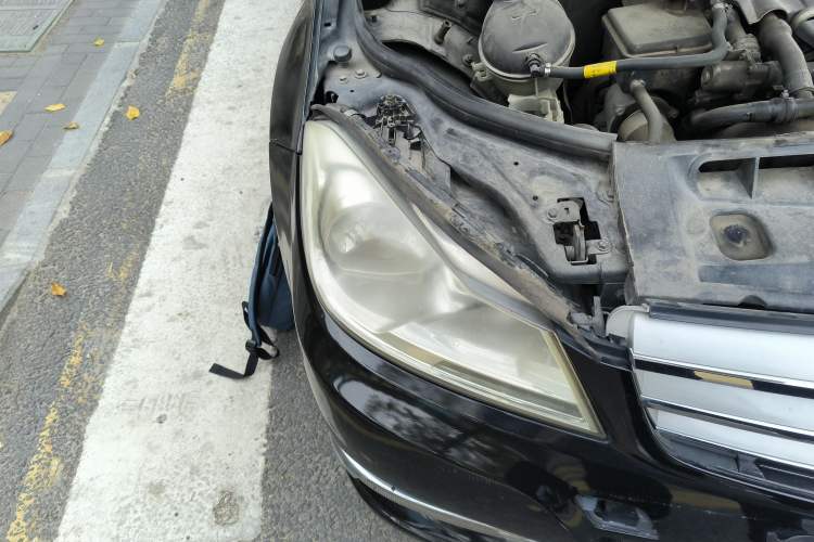 Used Mercedes-Benz C-Class 2013 C 180 CGI Classic Right Front Headlight