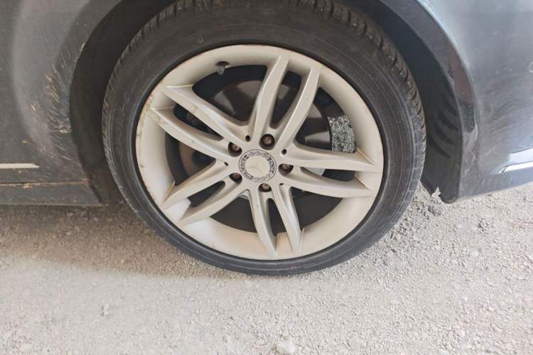 Used Mercedes-Benz C-Class 2013 C 260 CGI Elegant Model Right Front Wheel Hub