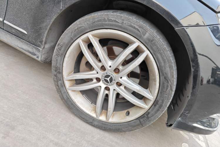 Used Mercedes-Benz C-Class 2013 C 260 CGI Fashion Model Right Front Wheel Hub