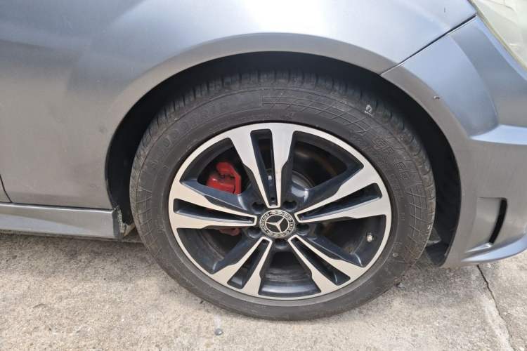 Used Mercedes-Benz C-Class 2013 C 180 CGI Classic Right Front Wheel Hub