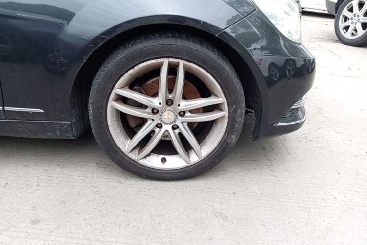 Used Mercedes-Benz C-Class 2013 C 260 CGI Elegant Model Right Front Wheel Hub