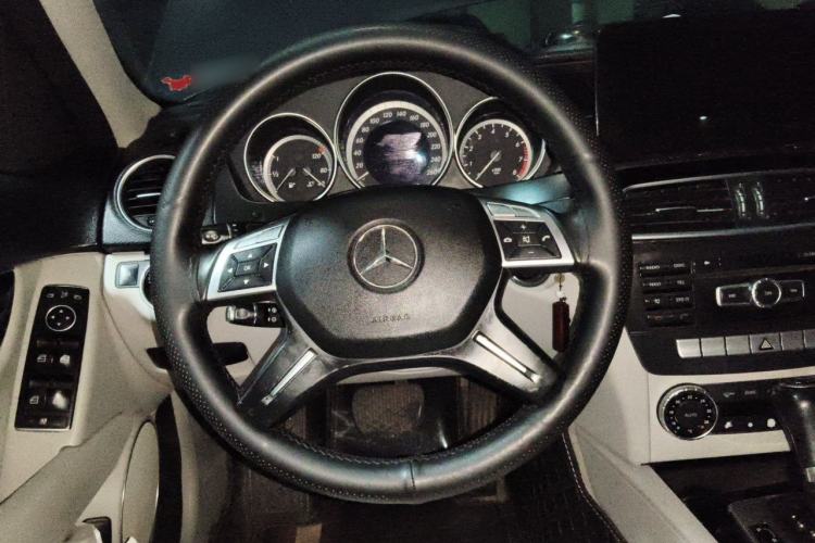 Used Mercedes-Benz C-Class 2013 C 180 CGI Classic Steering Wheel