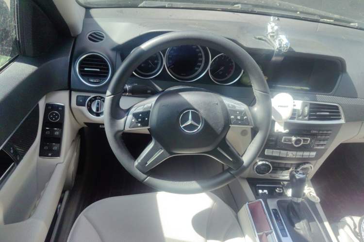 Used Mercedes-Benz C-Class 2013 C 180 CGI Classic Steering Wheel