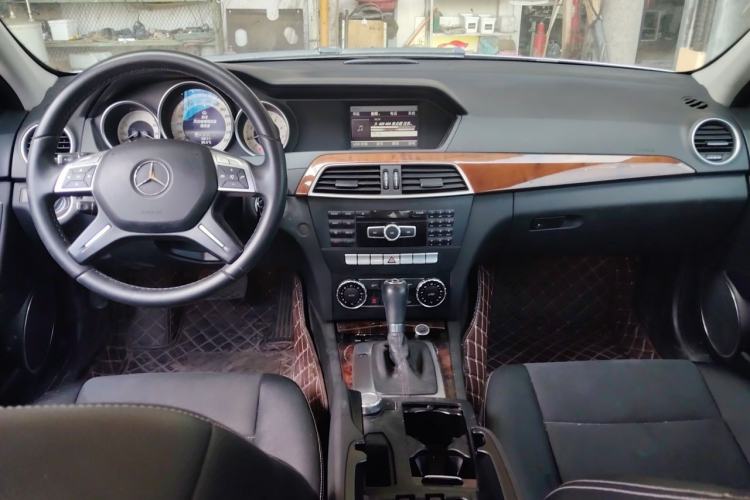 Used Mercedes-Benz C-Class 2013 C 260 CGI Elegant Model Center Console