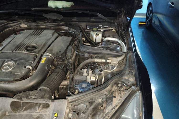 Used Mercedes-Benz C-Class 2013 C 180 Coupe Engine Bay Left