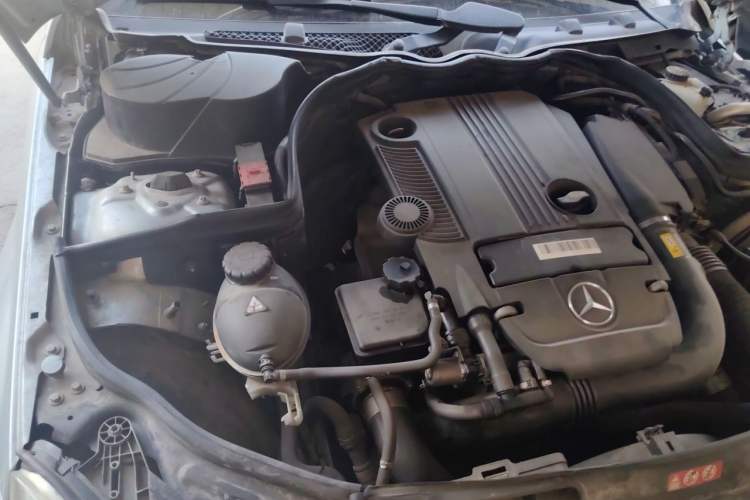 Used Mercedes-Benz C-Class 2013 C 260 CGI Elegant Model Engine Bay Right