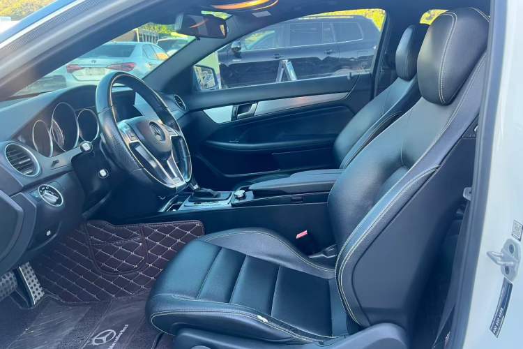 Used Mercedes-Benz C-Class 2013 C 180 Coupe Interior 1