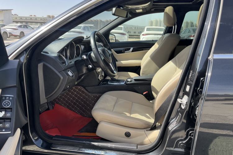 Used Mercedes-Benz C-Class 2013 C 260 Fashion Edition Grand Edition Interior 2