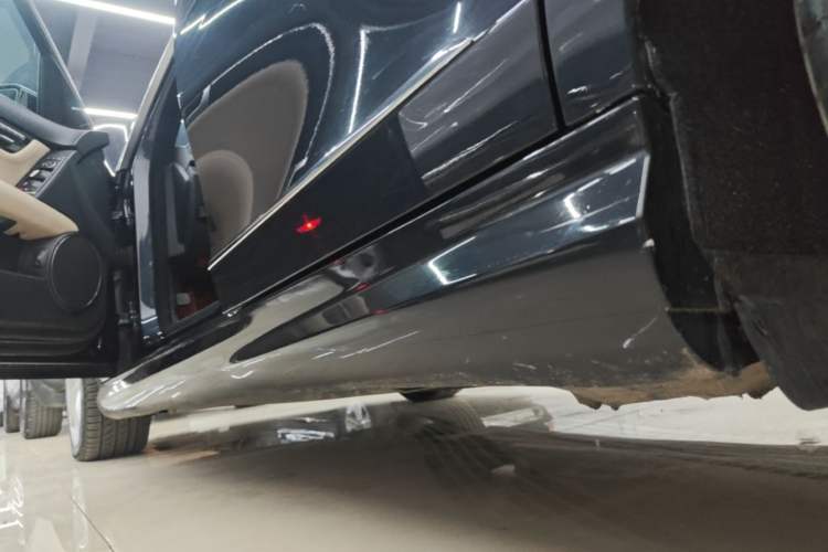 Used Mercedes-Benz C-Class 2013 C 260 Fashion Edition Grand Edition Left Side Sill