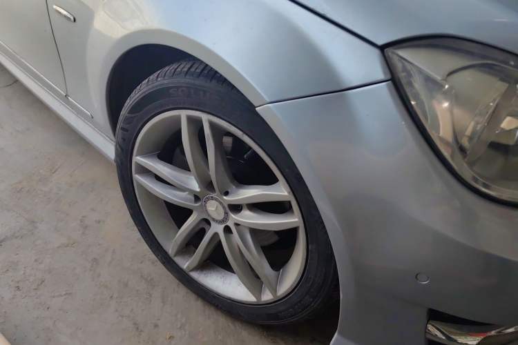 Used Mercedes-Benz C-Class 2013 C 260 CGI Elegant Model Right Front Wheel Hub