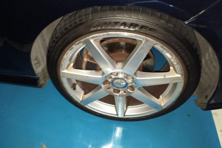 Used Mercedes-Benz C-Class 2013 C 180 Coupe Right Front Wheel Hub