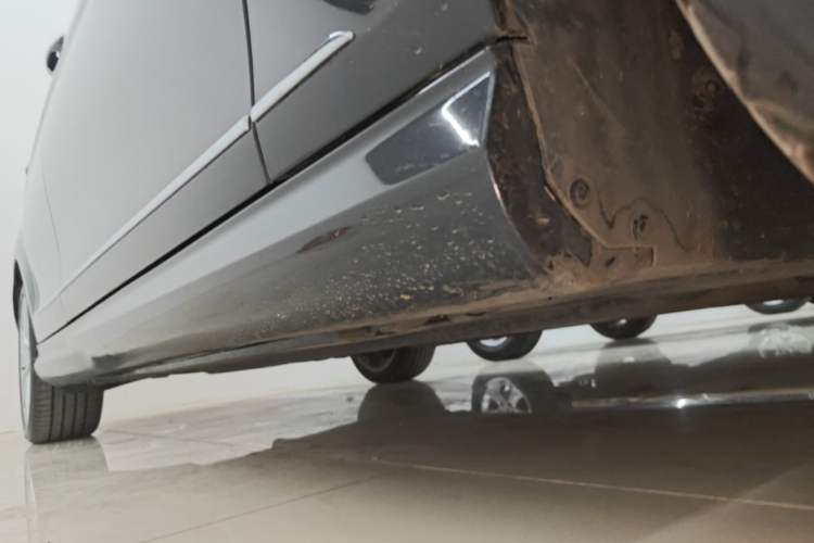 Used Mercedes-Benz C-Class 2013 C 260 Fashion Edition Grand Edition Right Side Sill