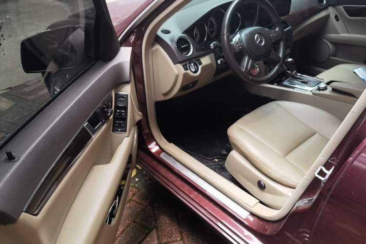 Used Mercedes-Benz C-Class 2013 C 260 CGI Elegant Model Driver Seat