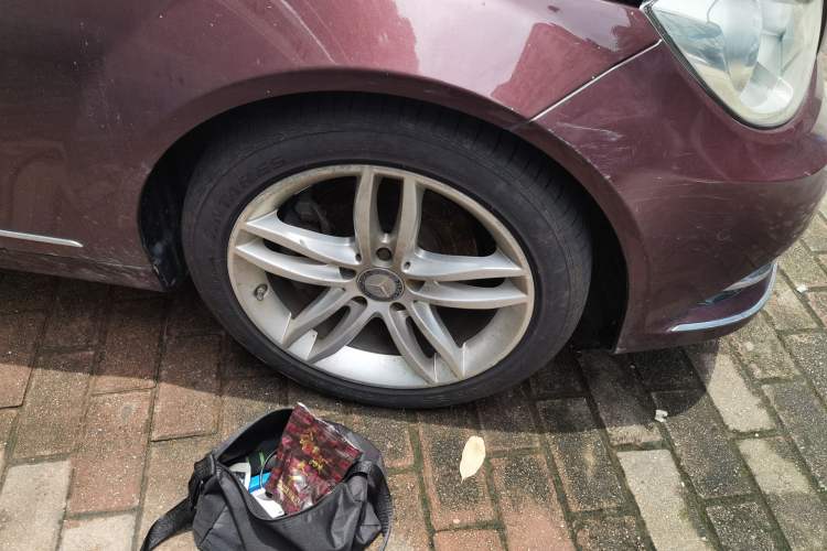 Used Mercedes-Benz C-Class 2013 C 260 CGI Elegant Model Right Front Wheel Hub