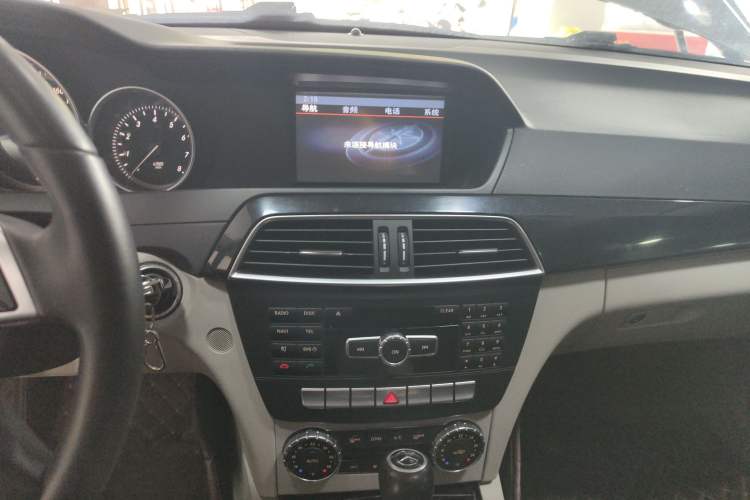 Used Mercedes-Benz C-Class 2013 C 180 Classic Grand Edition Audio And AC Panel