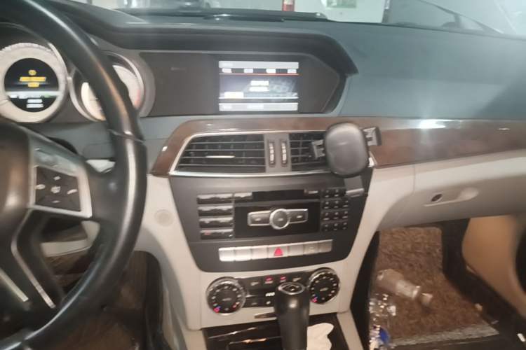 Used Mercedes-Benz C-Class 2013 C 260 CGI Elegant Model Audio And AC Panel