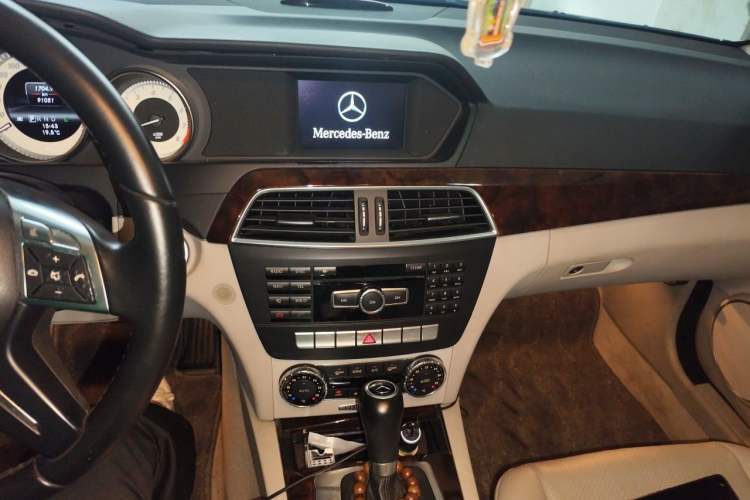 Used Mercedes-Benz C-Class 2013 C 260 CGI Elegant Model Audio And AC Panel