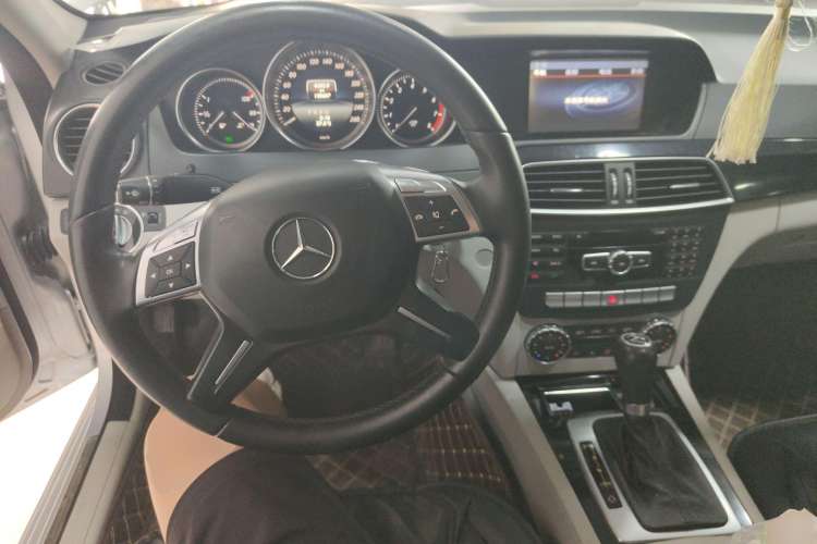 Used Mercedes-Benz C-Class 2013 C 180 Classic Grand Edition Center Console