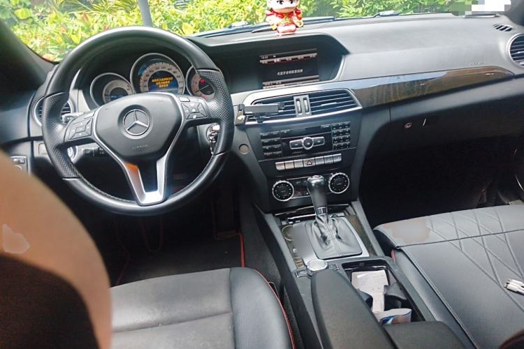 Used Mercedes-Benz C-Class 2013 C 300 Sport Grand Edition Center Console