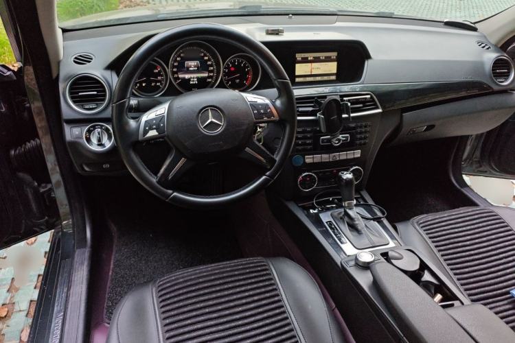 Used Mercedes-Benz C-Class 2013 C 180 Classic Grand Edition Center Console