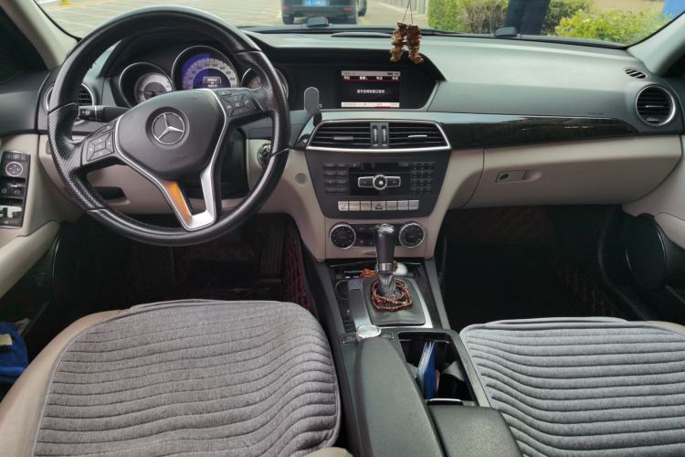 Used Mercedes-Benz C-Class 2013 C 260 CGI Fashion Model Center Console