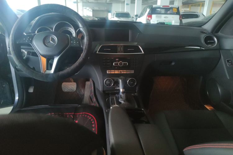 Used Mercedes-Benz C-Class 2013 C 300 Sport Grand Edition Center Console