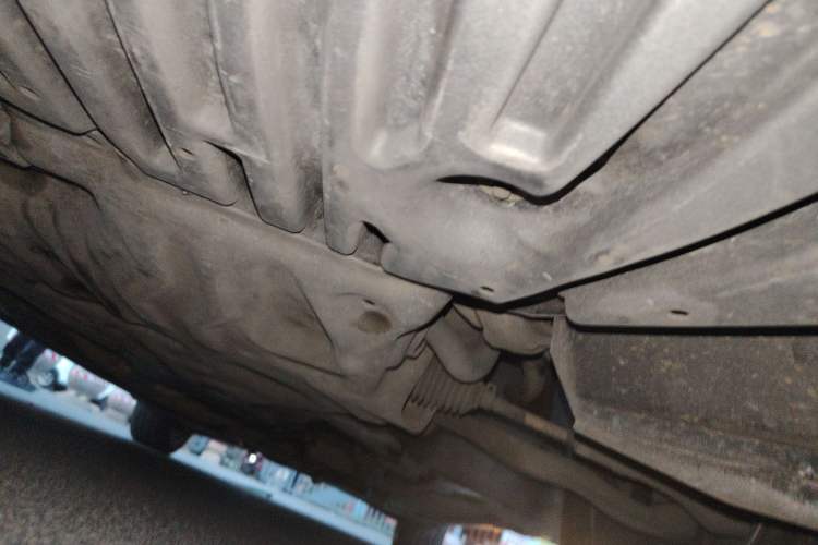 Used Mercedes-Benz C-Class 2013 C 180 CGI Classic Chassis Front Left