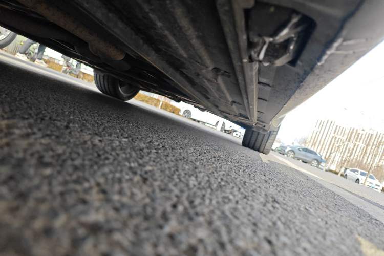 Used Mercedes-Benz C-Class 2013 C 300 Sport Grand Edition Chassis Front Left