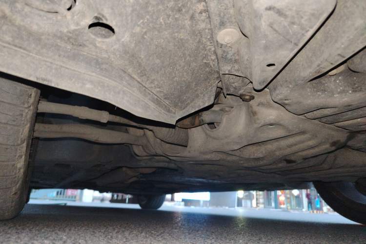 Used Mercedes-Benz C-Class 2013 C 180 CGI Classic Chassis Front Right