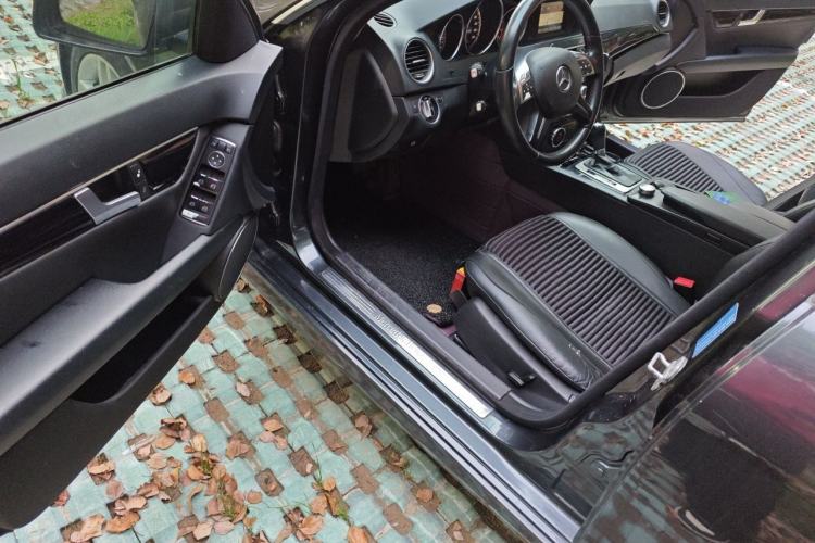 Used Mercedes-Benz C-Class 2013 C 180 Classic Grand Edition Driver Seat