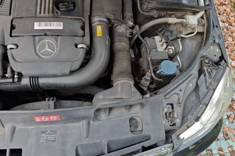 Used Mercedes-Benz C-Class 2013 C 180 Classic Grand Edition Engine Bay Left