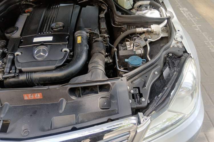 Used Mercedes-Benz C-Class 2013 C 260 CGI Elegant Model Engine Bay Left