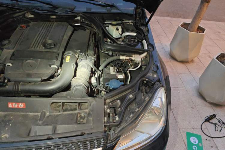 Used Mercedes-Benz C-Class 2013 C 180 CGI Classic Engine Bay Left