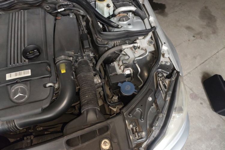 Used Mercedes-Benz C-Class 2013 C 260 CGI Elegant Model Engine Bay Left