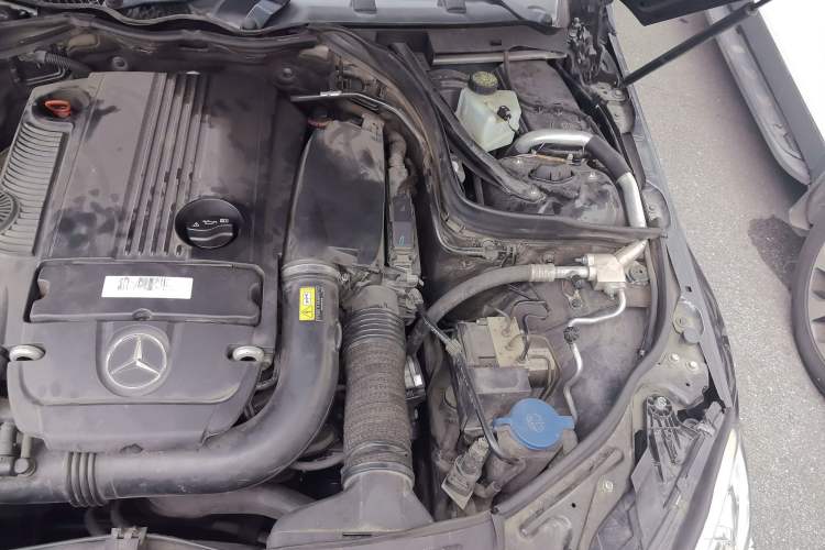 Used Mercedes-Benz C-Class 2013 C 180 Classic Grand Edition Engine Bay Left